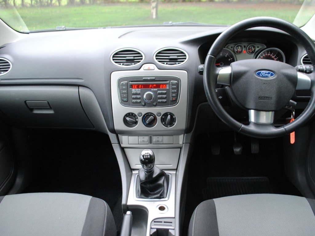 Used Ford Focus 2011 for sale - 76106115: Photo 5