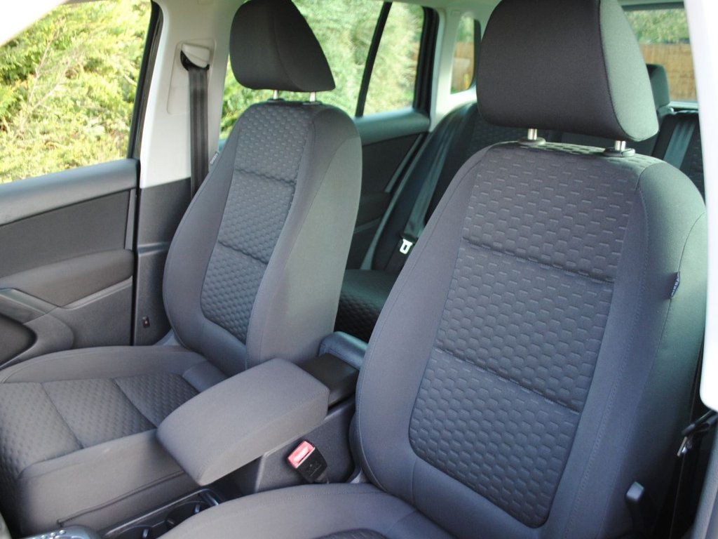 Used Volkswagen Tiguan 2010 for sale - 77806405: Photo 4