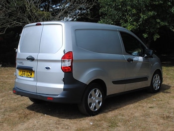 Used Ford Transit Courier 2018 for sale - 79266005: Photo