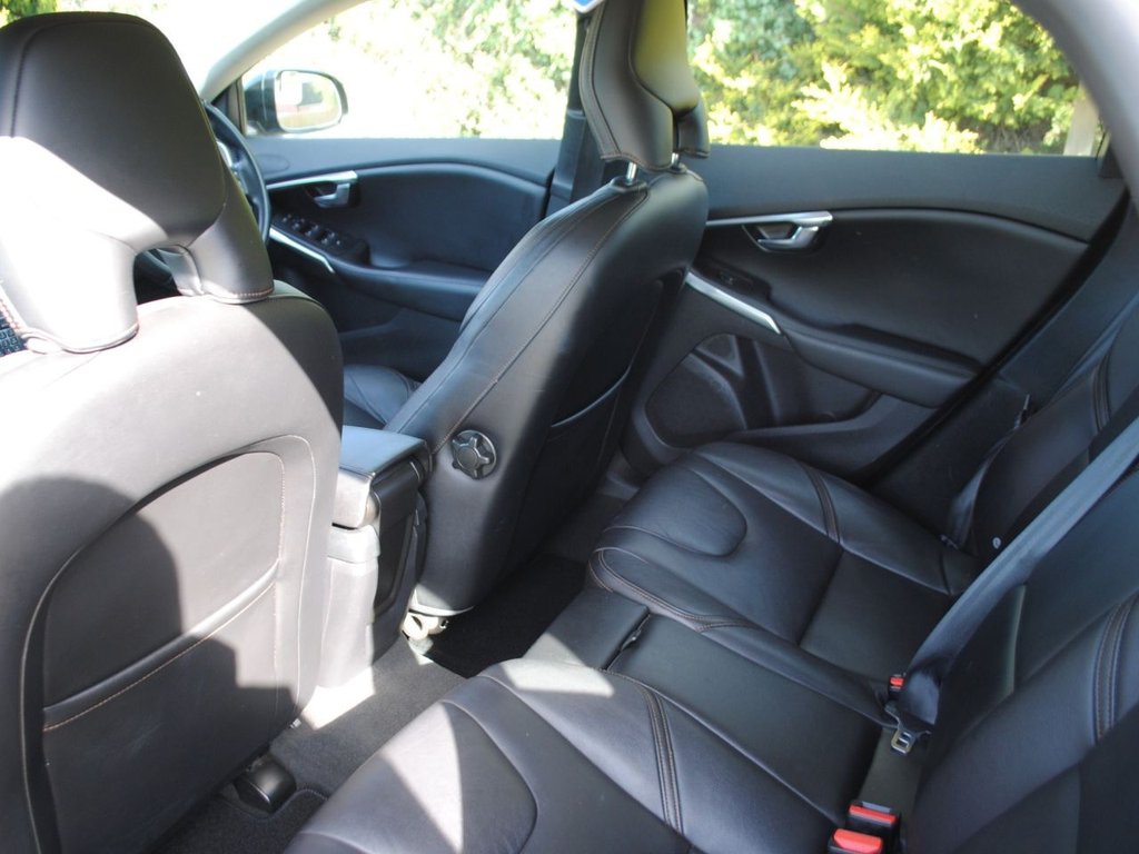 Used Volvo V40 2014 for sale - 78181611: Photo 10