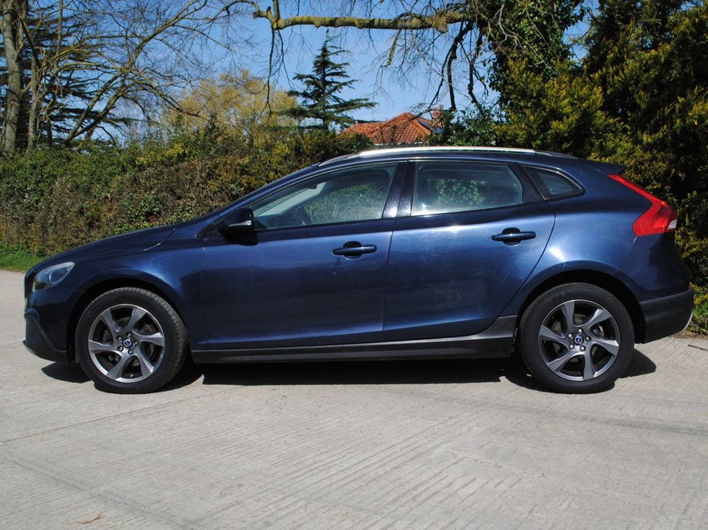 Used Volvo V40 2014 for sale - 78181611: Photo 14