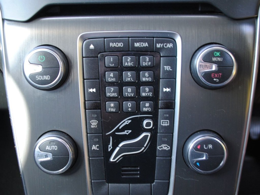 Used Volvo V40 2014 for sale - 78181611: Photo 17