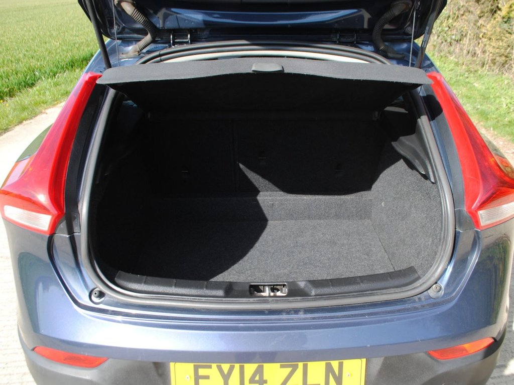 Used Volvo V40 2014 for sale - 78181611: Photo 19