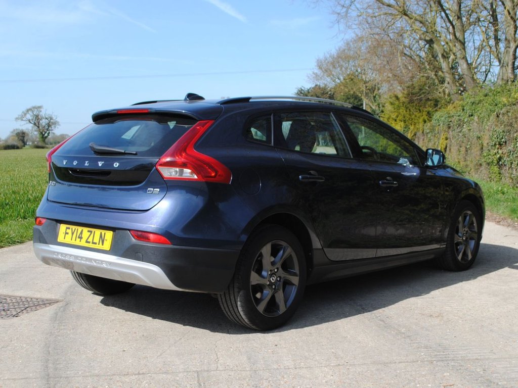 Used Volvo V40 2014 for sale - 78181611: Photo 2
