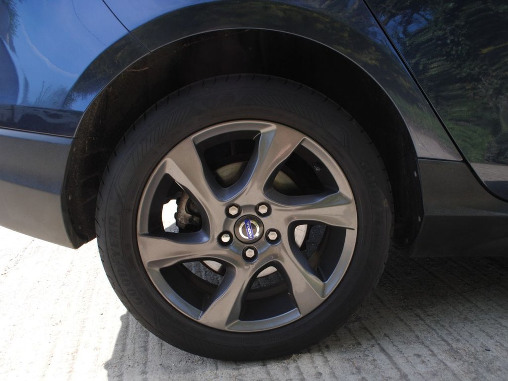 Used Volvo V40 2014 for sale - 78181611: Photo 21