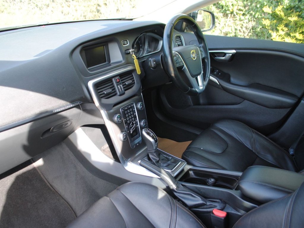 Used Volvo V40 2014 for sale - 78181611: Photo 9