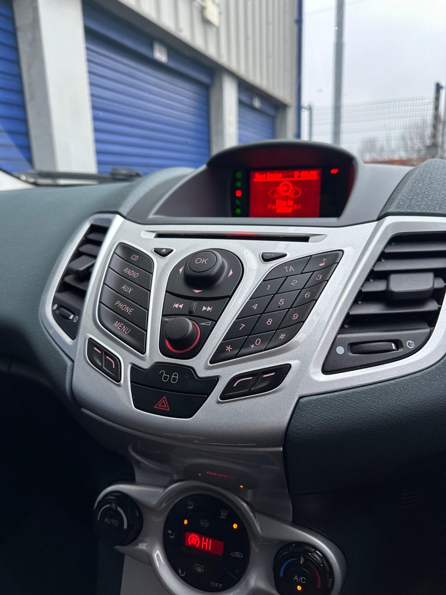 Used Ford Fiesta 2010 for sale - 77029423: Photo 13