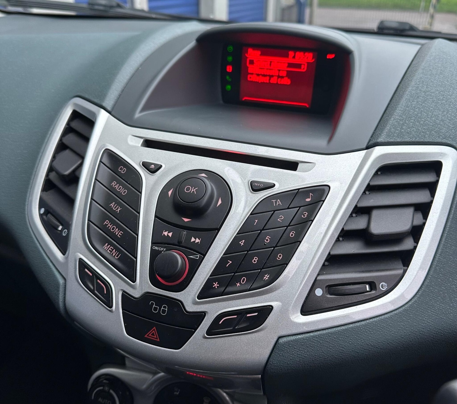 Used Ford Fiesta 2010 for sale - 77029423: Photo 14