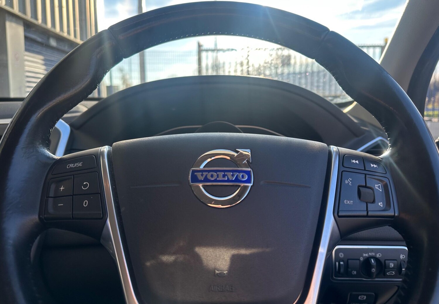 Used Volvo XC60 2014 for sale - 76658463: Photo 16