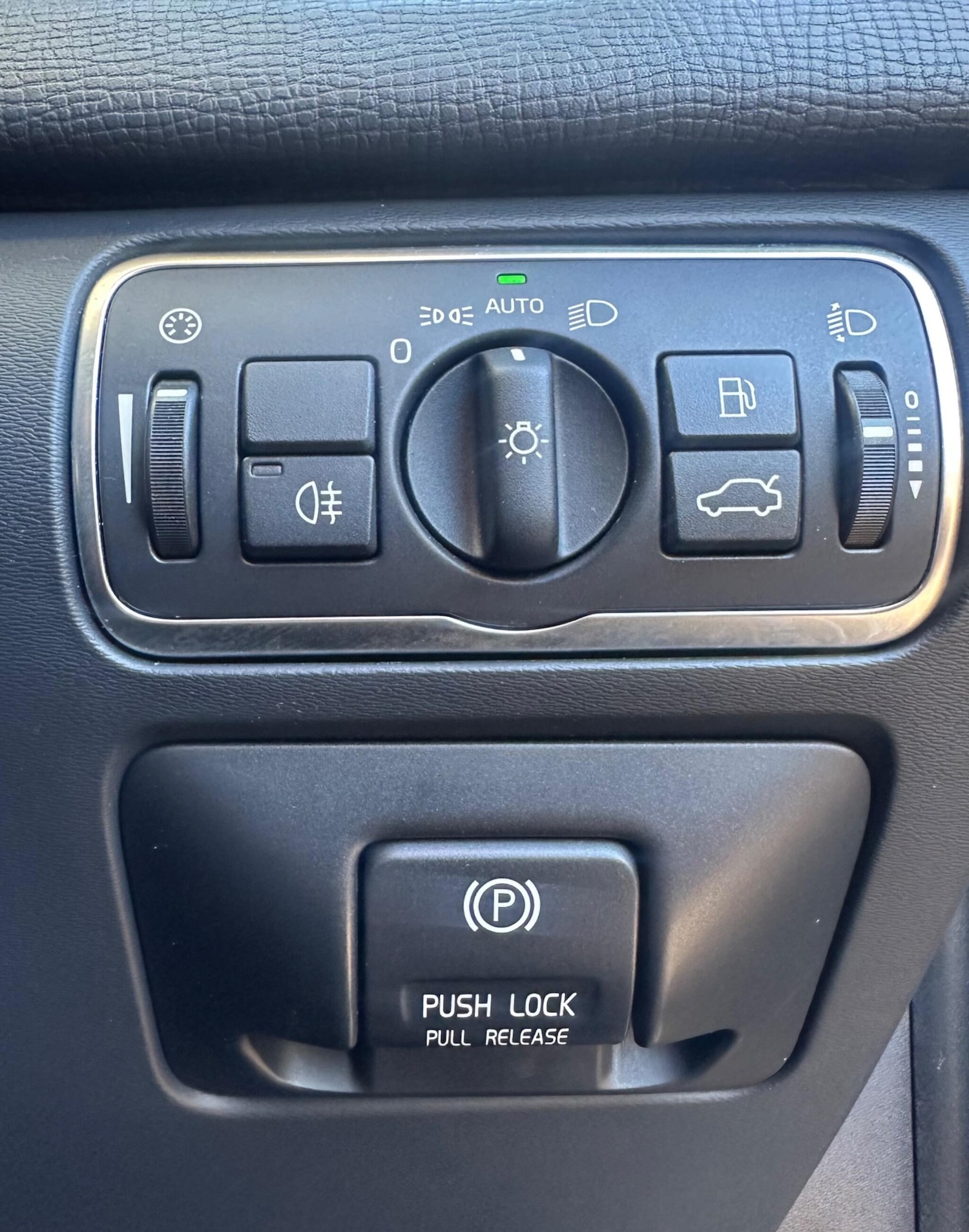 Used Volvo XC60 2014 for sale - 76658463: Photo 24