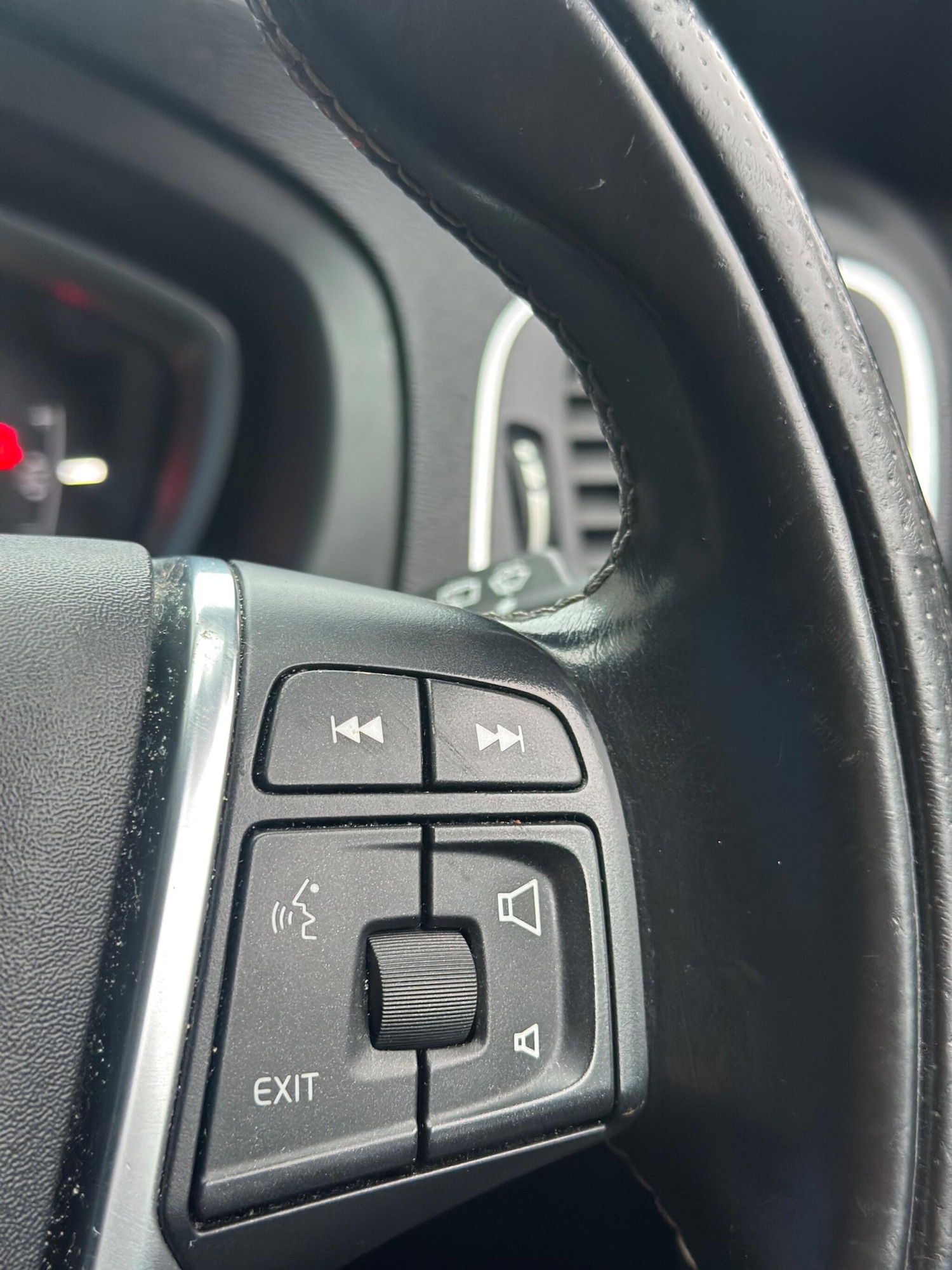 Used Volvo V40 2016 for sale - 77387499: Photo 16