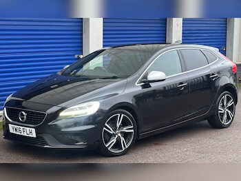 Used Volvo V40 2016 for sale - 77387499: Photo