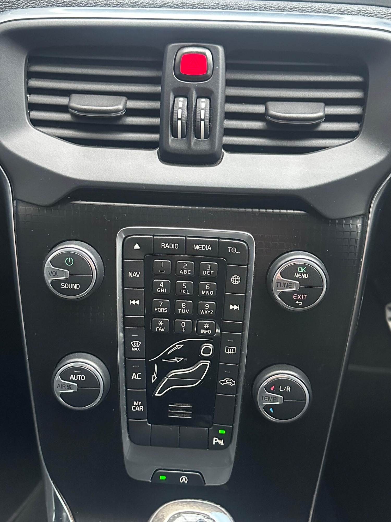 Used Volvo V40 2016 for sale - 77387499: Photo 21