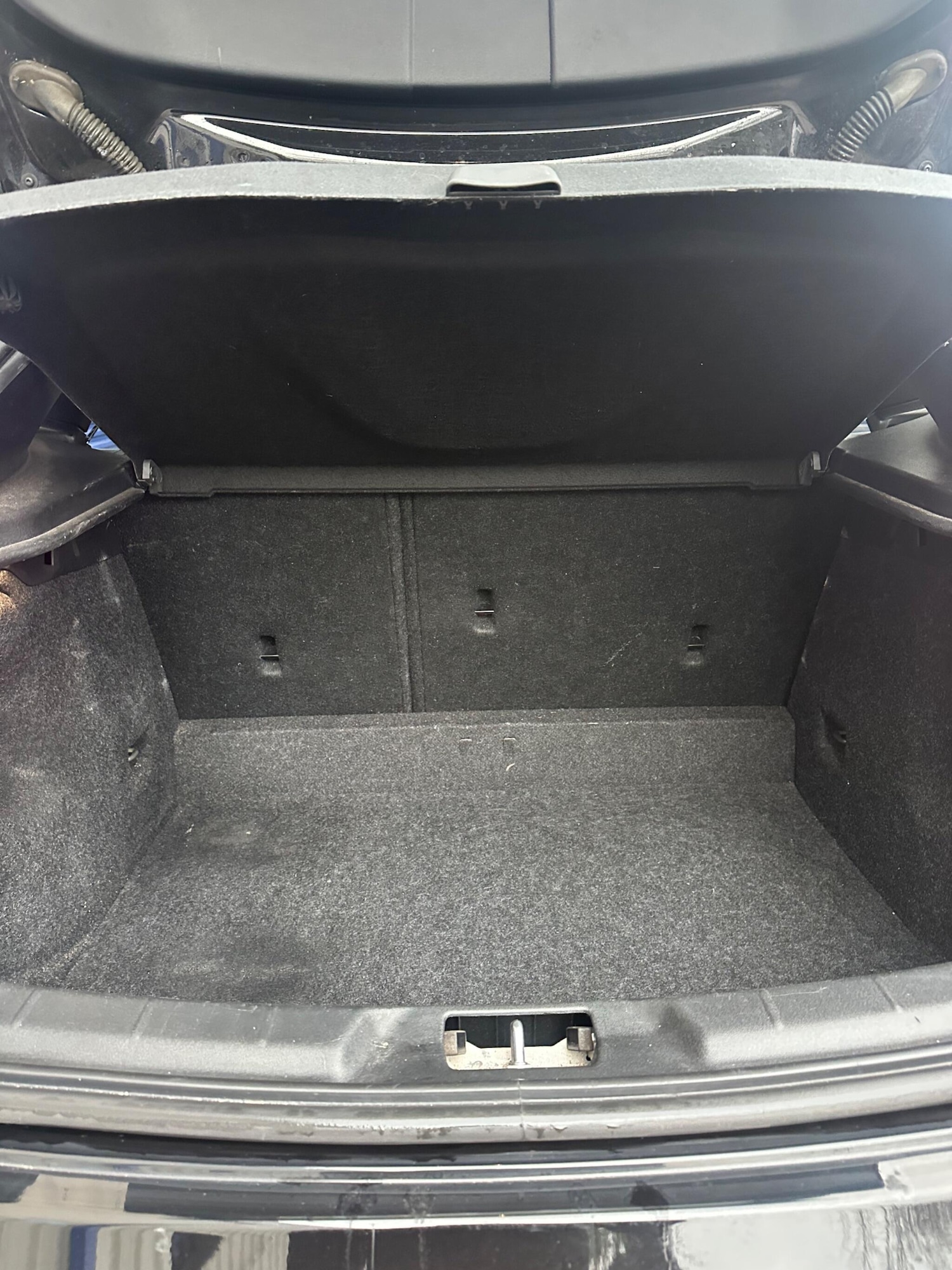 Used Volvo V40 2016 for sale - 77387499: Photo 28