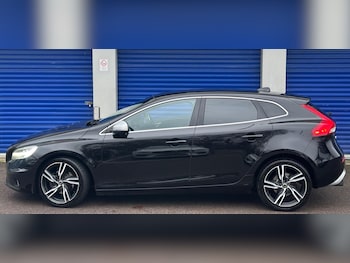 Used Volvo V40 2016 for sale - 77387499: Photo