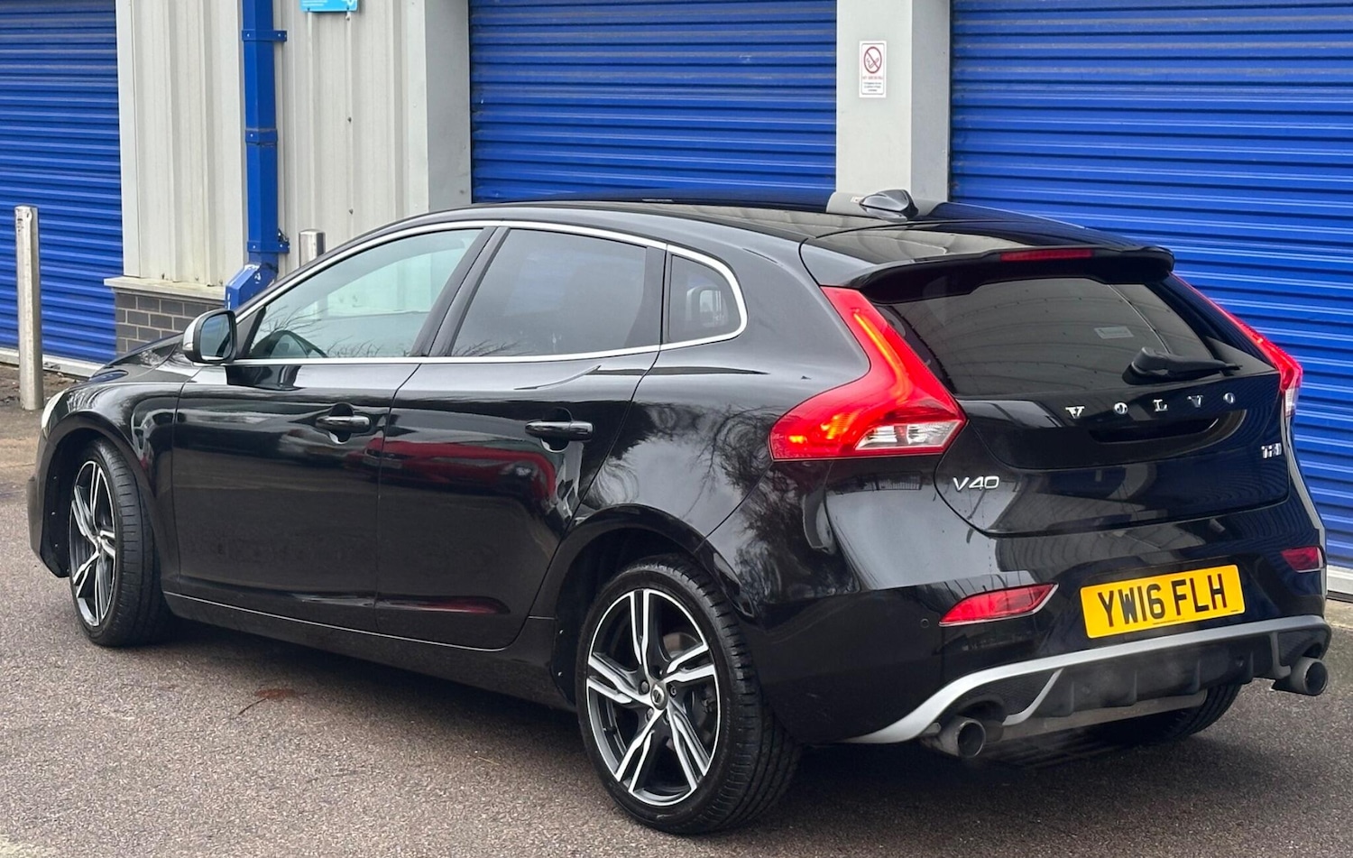 Used Volvo V40 2016 for sale - 77387499: Photo 3