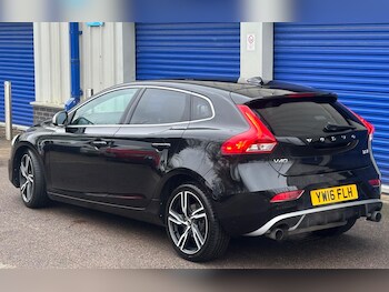 Used Volvo V40 2016 for sale - 77387499: Photo