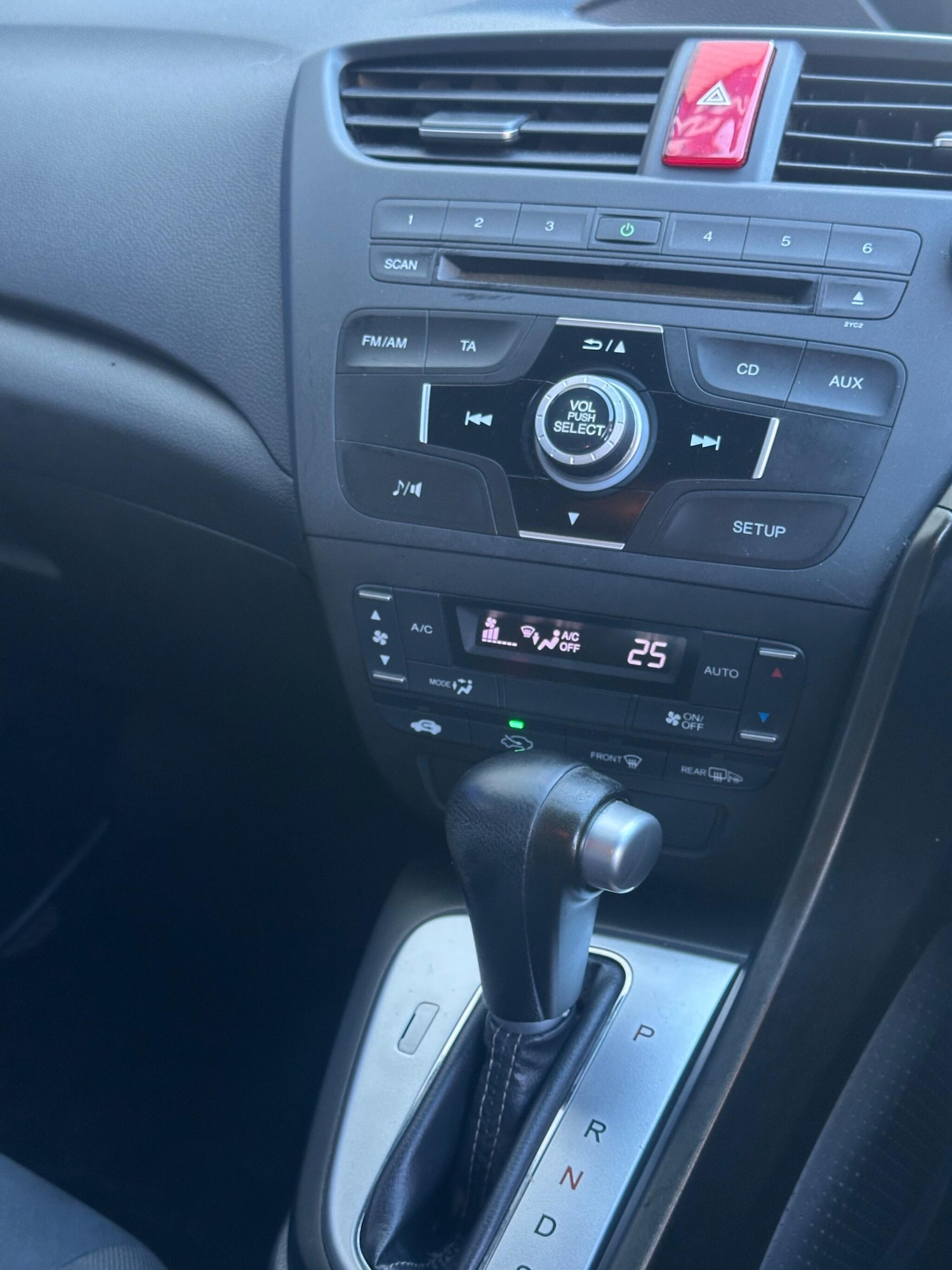 Used Honda Civic 2013 for sale - 76645147: Photo 16