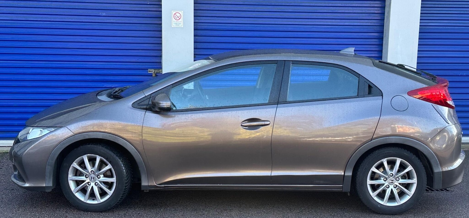 Used Honda Civic 2013 for sale - 76645147: Photo 2