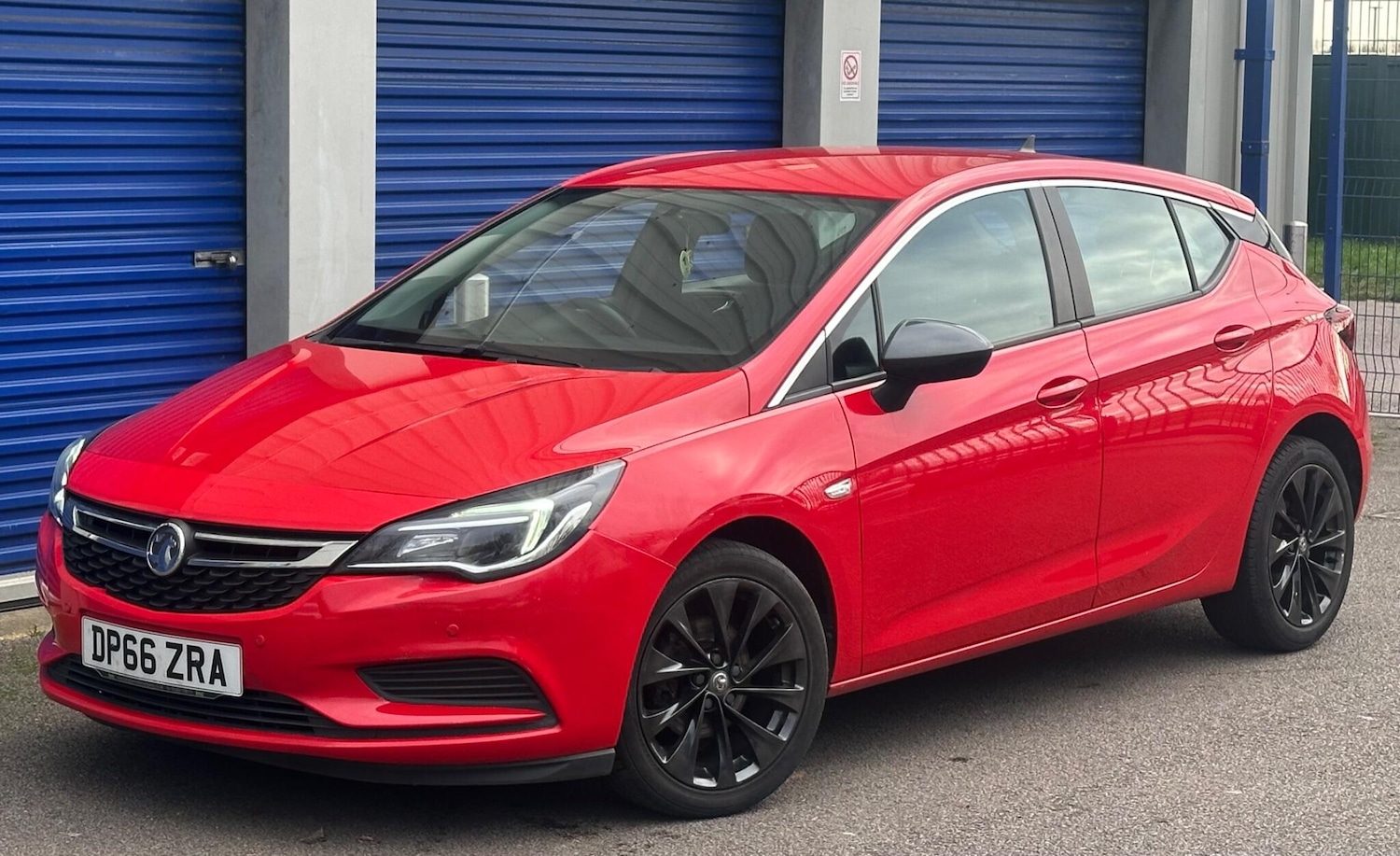 Used Vauxhall Astra 2016 for sale - 76913290: Photo 1