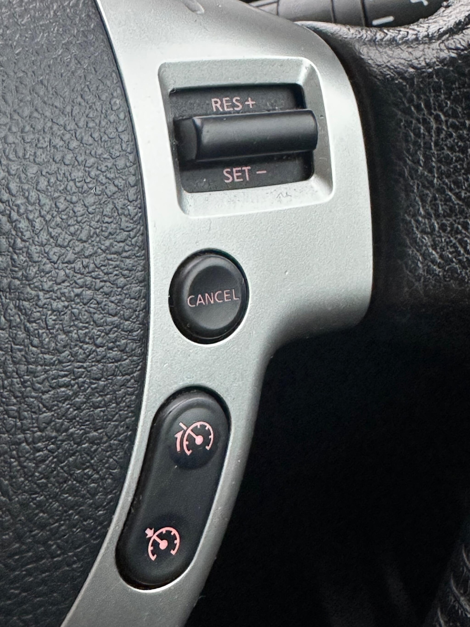 Used Nissan Qashqai 2011 for sale - 77291752: Photo 24