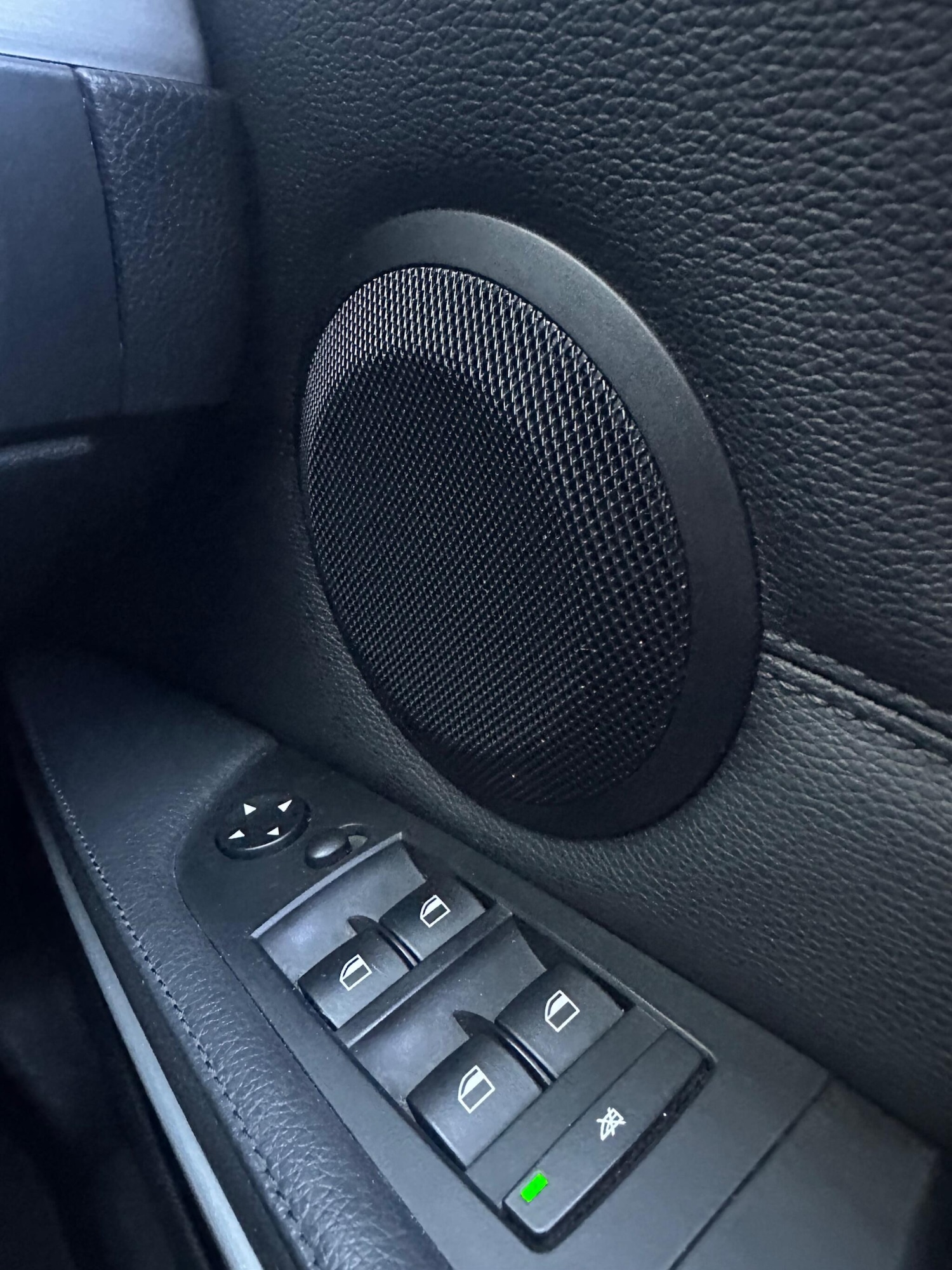 Used BMW 3 Series 2011 for sale - 77162760: Photo 24