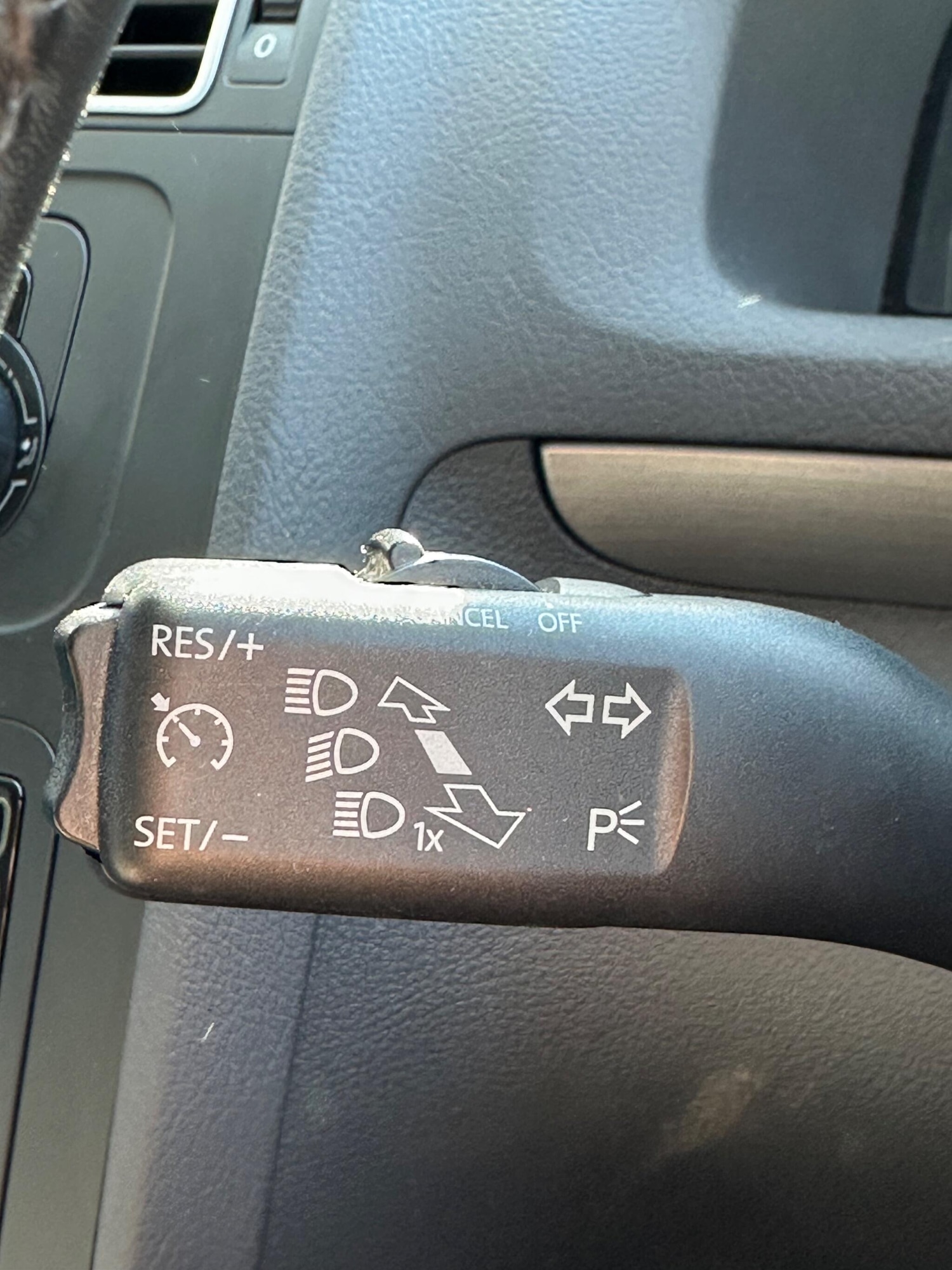 Used Volkswagen Touran 2013 for sale - 77957380: Photo 24