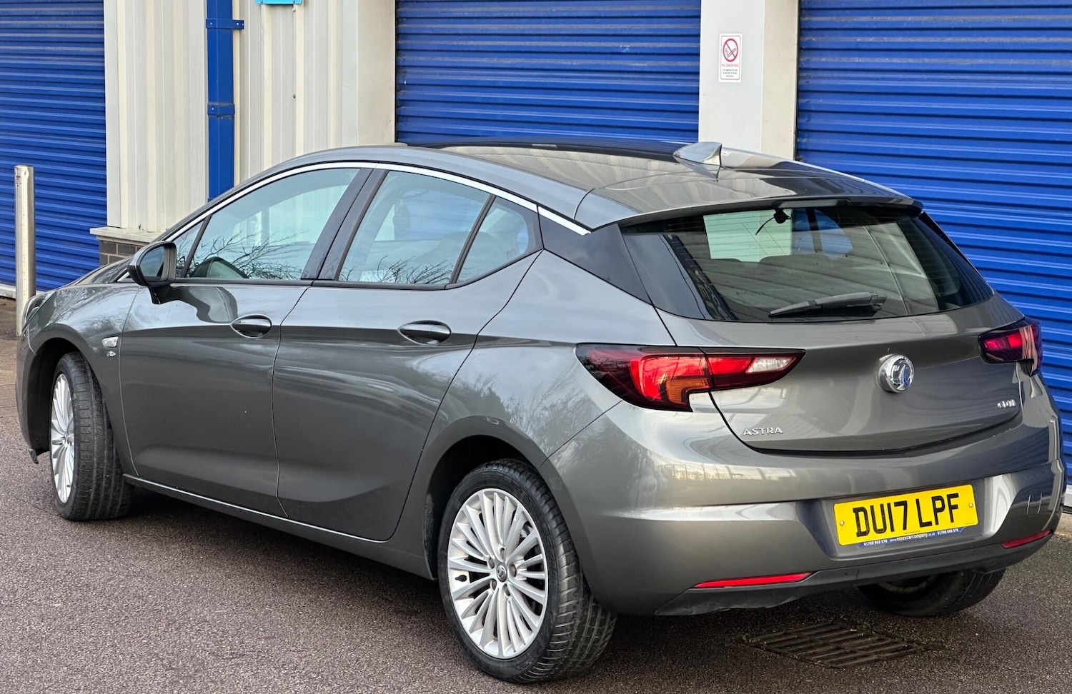Used Vauxhall Astra 2017 for sale - 76976632: Photo 3