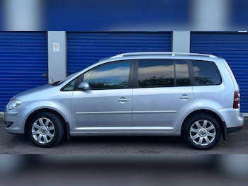 Used Volkswagen Touran 2009 for sale - 78306918: Photo