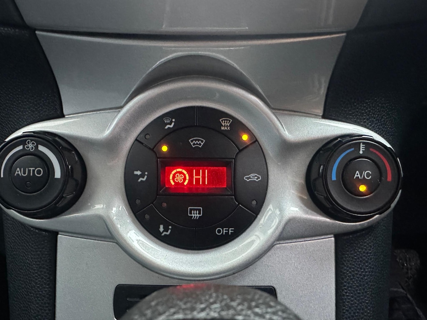 Used Ford Fiesta 2010 for sale - 77066326: Photo 16