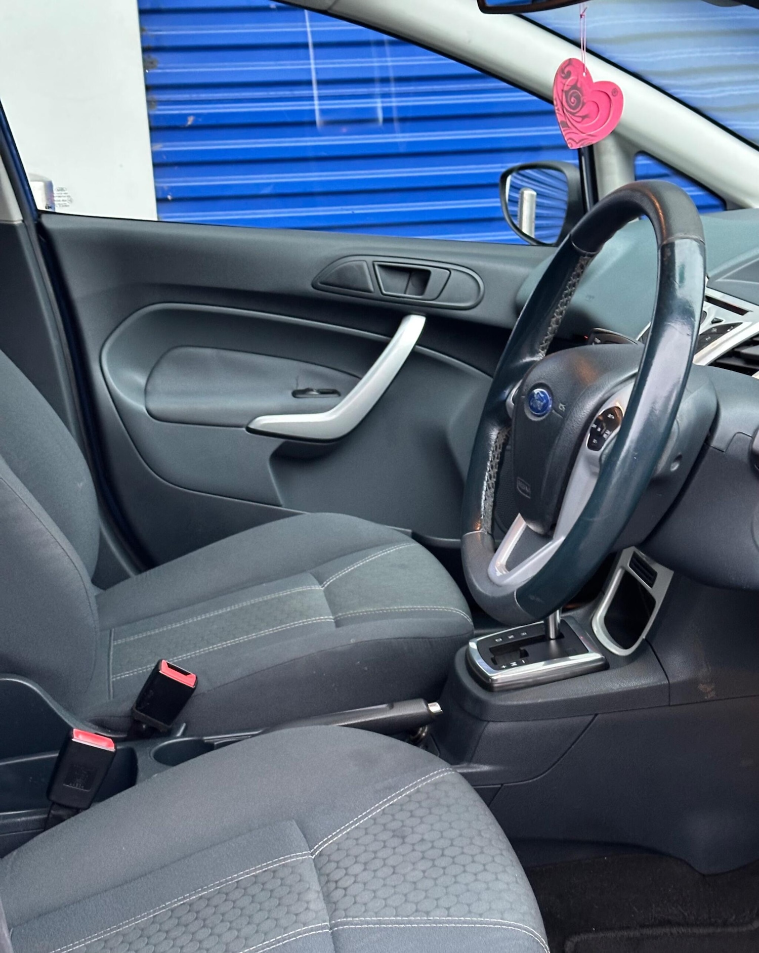 Used Ford Fiesta 2010 for sale - 77066326: Photo 9