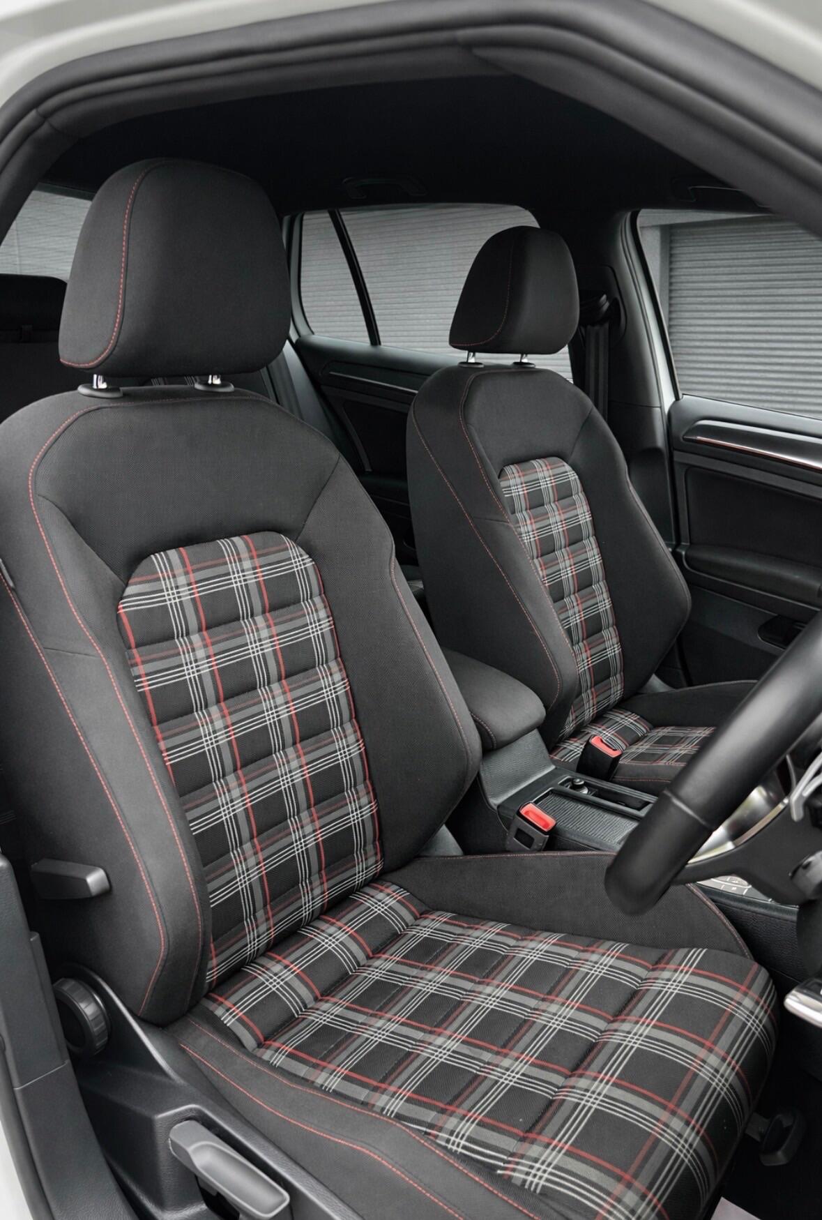 Used Volkswagen Golf 2017 for sale - 77479478: Photo 9