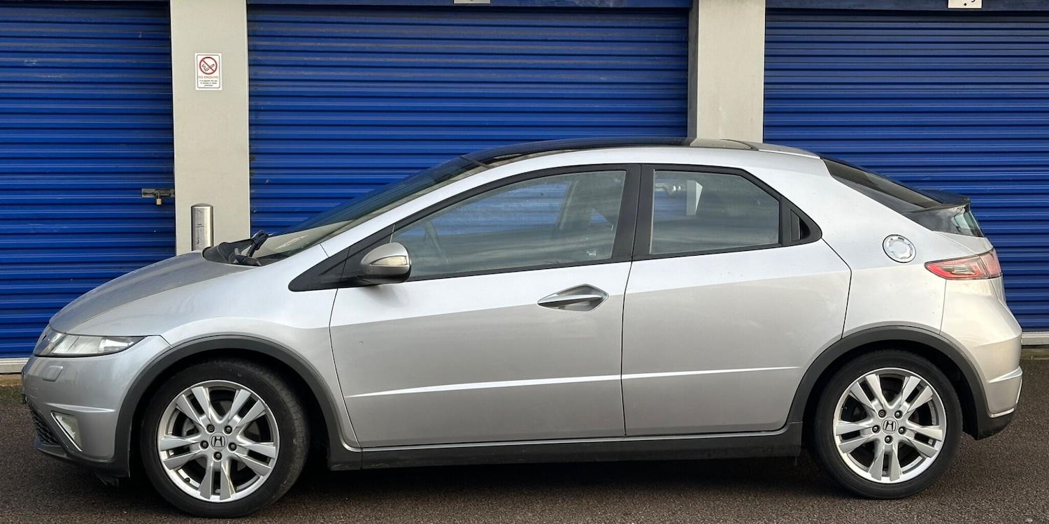 Used Honda Civic 2010 for sale - 76935852: Photo 2