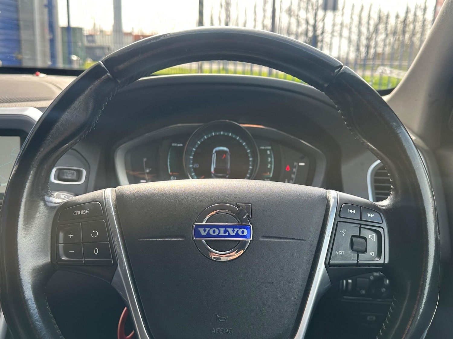 Used Volvo XC60 2014 for sale - 77992911: Photo 15