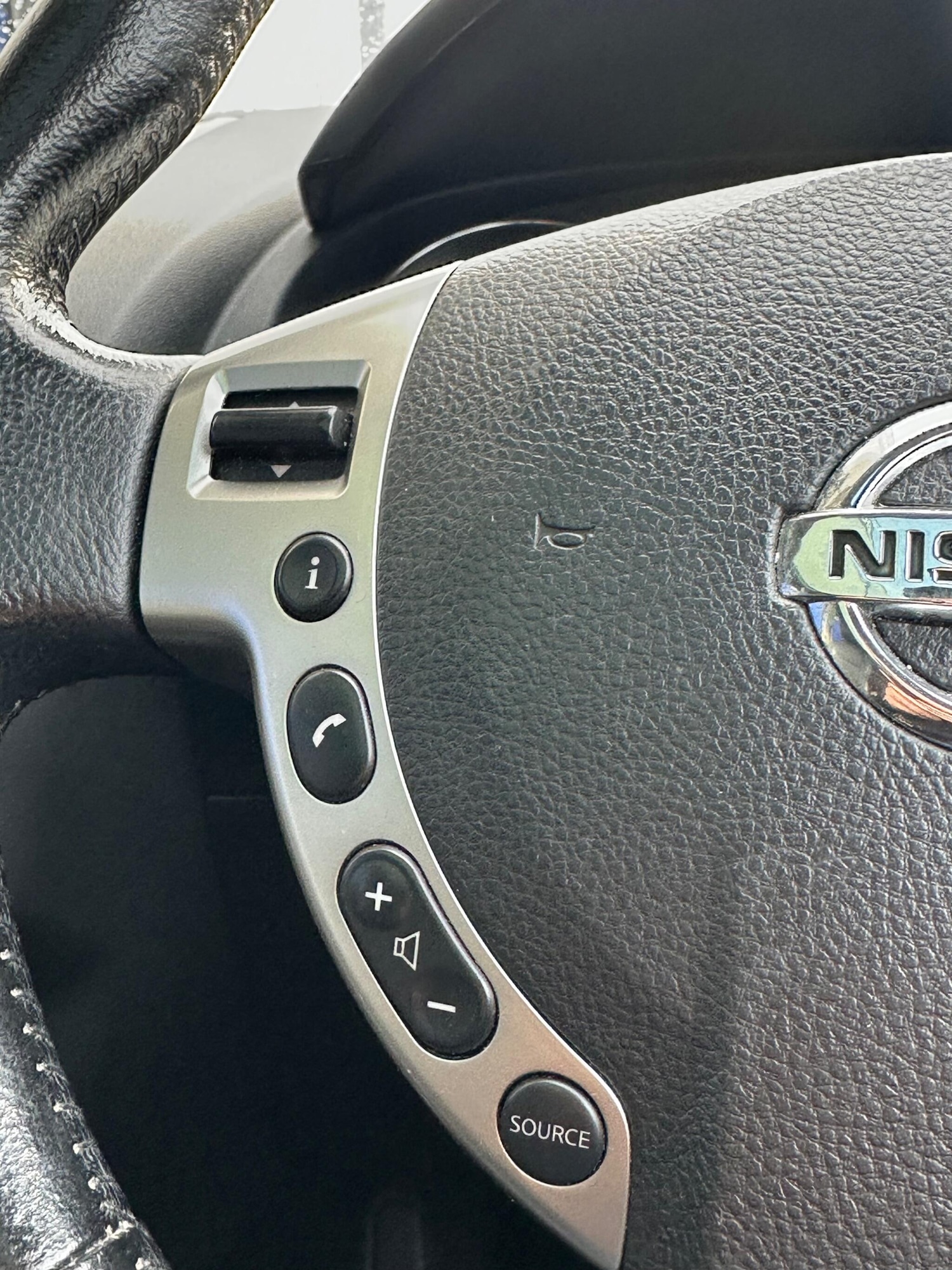 Used Nissan Qashqai+2 for sale - 77909811: Photo 15