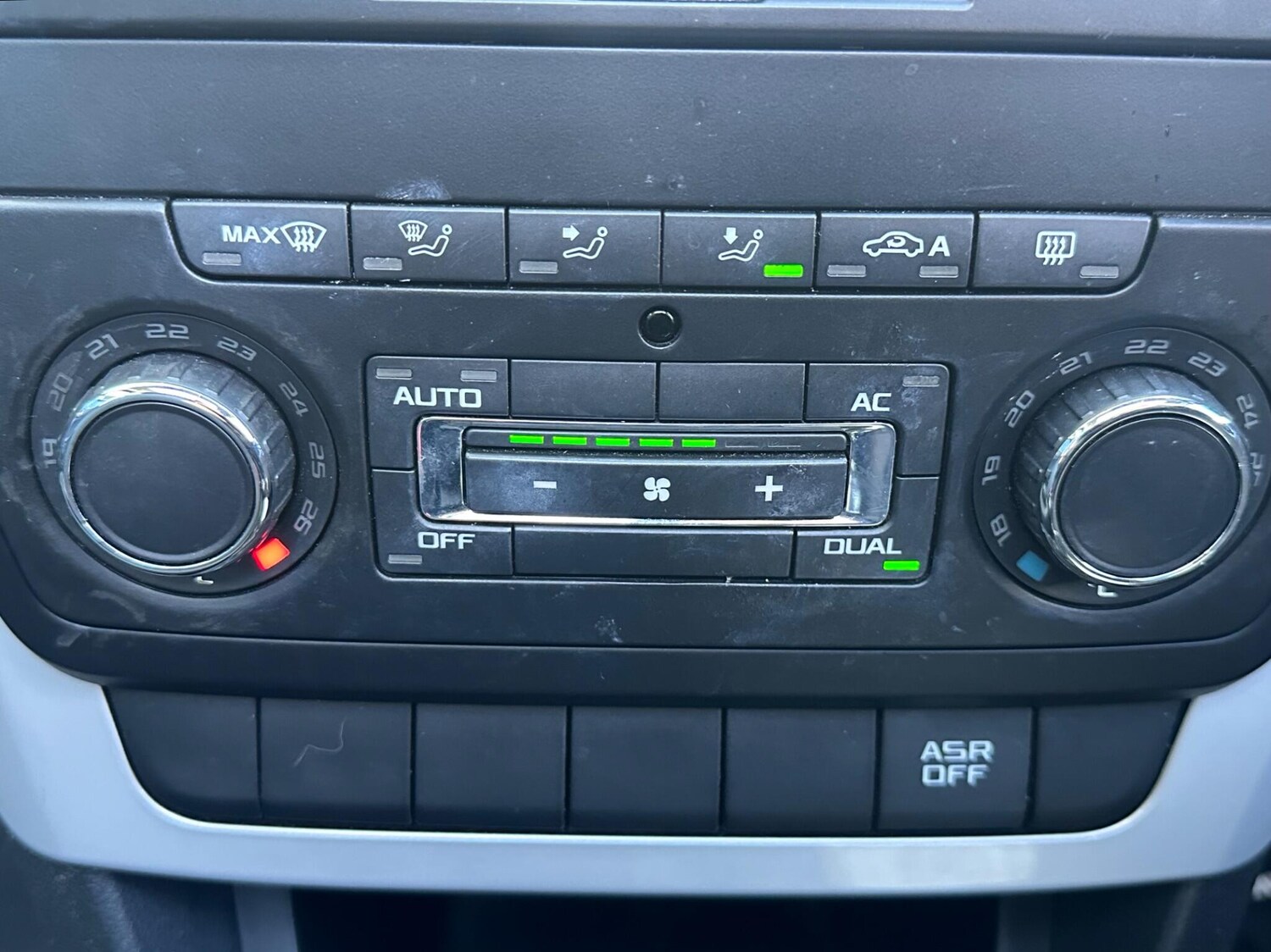 Used Skoda Yeti 2012 for sale - 78058279: Photo 17