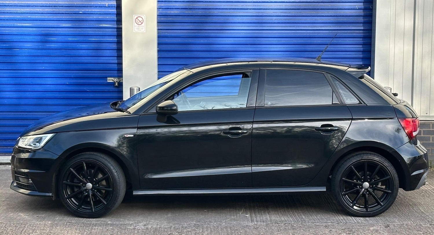 Used Audi A1 2015 for sale - 78127401: Photo 2