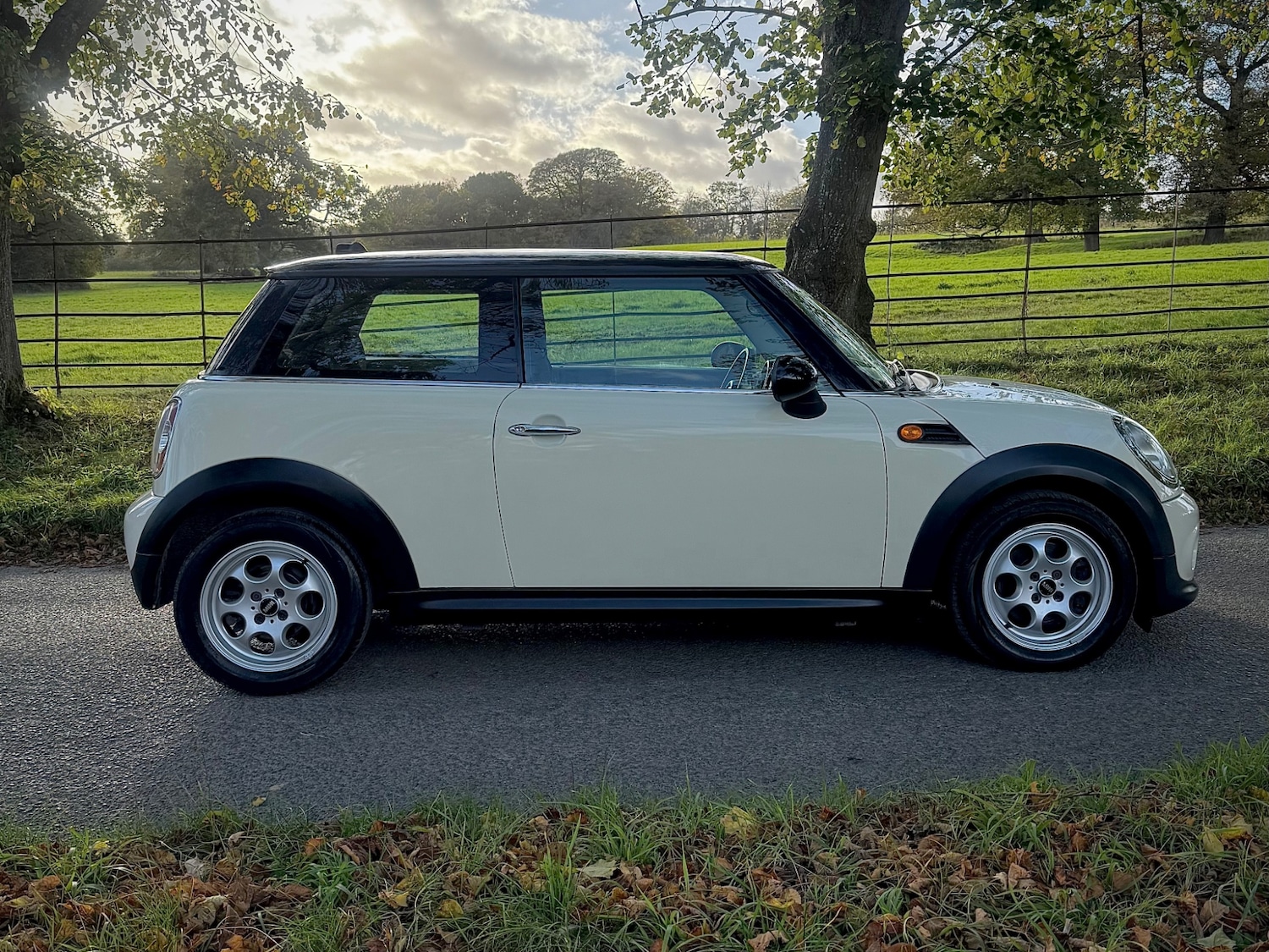 Used MINI Hatch 2012 for sale - 76393844: Photo 8