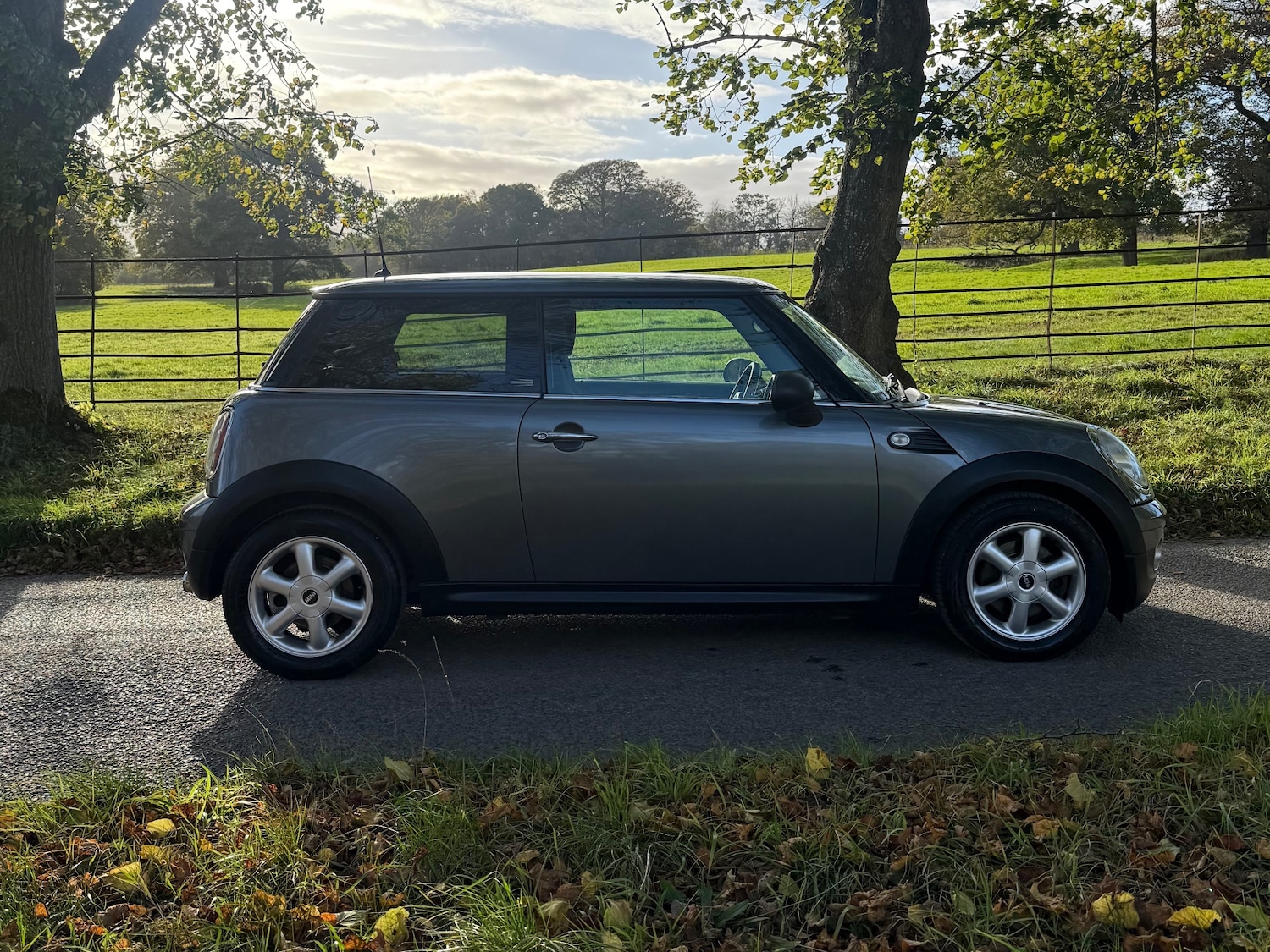 Used MINI Hatch 2010 for sale - 76392540: Photo 8