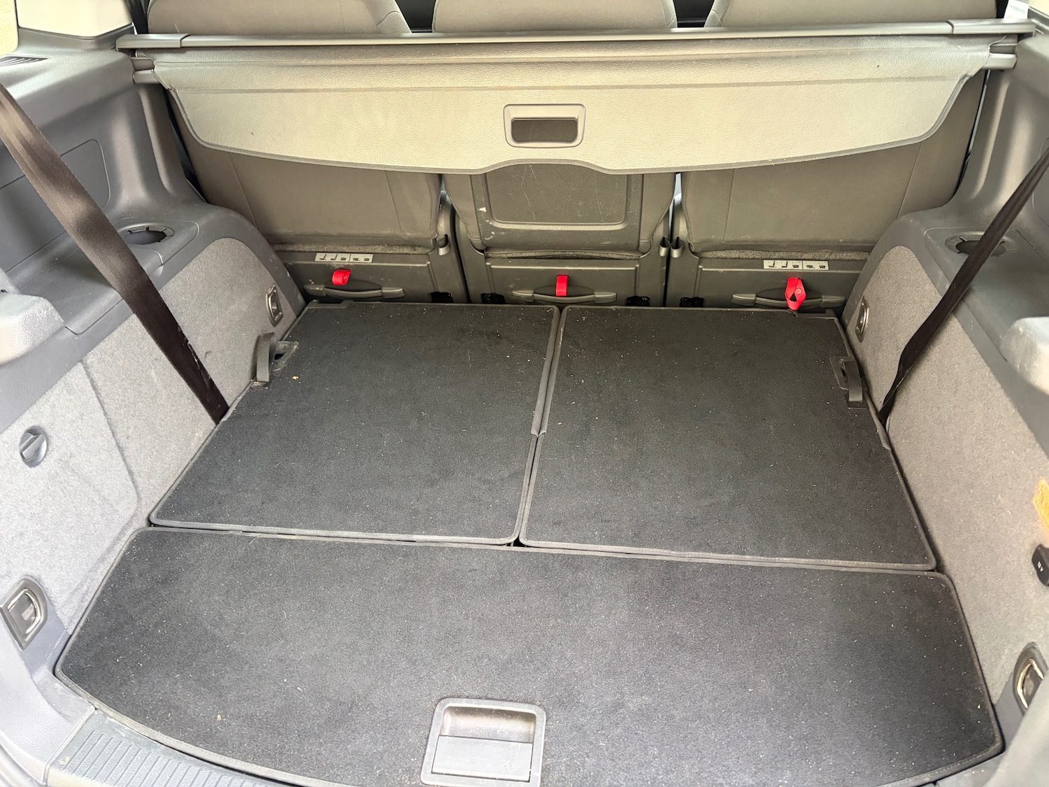 Used Volkswagen Touran 2012 for sale - 76969897: Photo 7