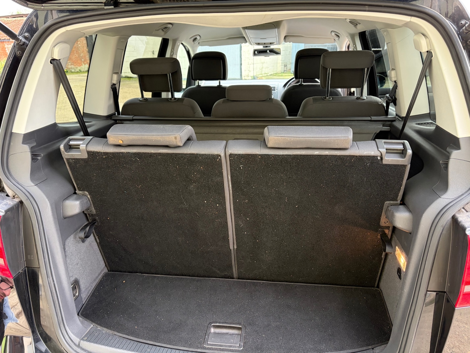 Used Volkswagen Touran 2012 for sale - 76969897: Photo 8