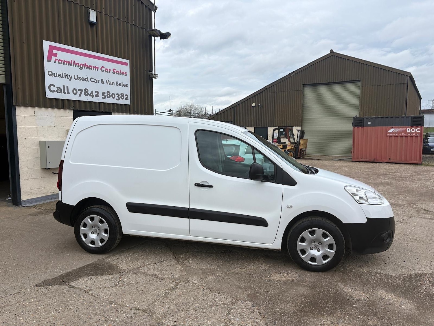 Used Peugeot Partner 2015 for sale - 77681990: Photo 2