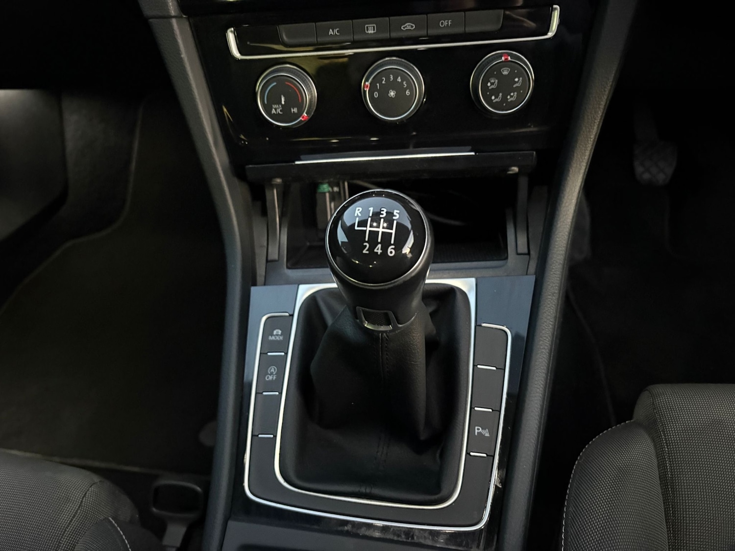 Used Volkswagen Golf 2014 for sale - 77125867: Photo 17