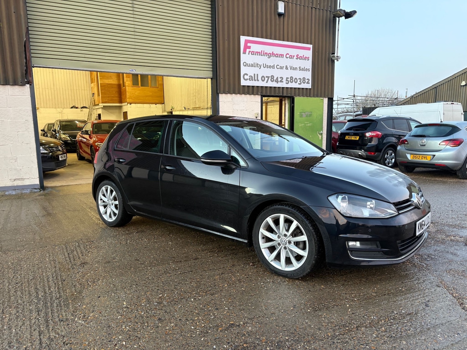 Used Volkswagen Golf 2014 for sale - 77125867: Photo 3