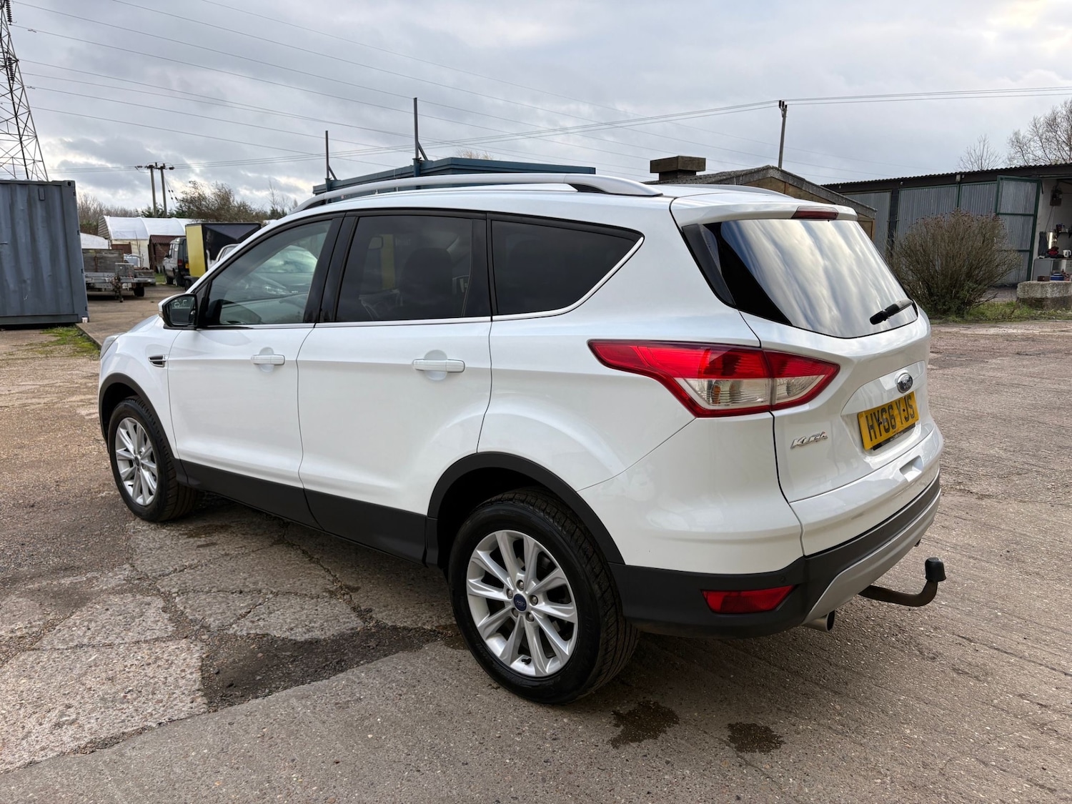 Used Ford Kuga 2016 for sale - 76948775: Photo 2