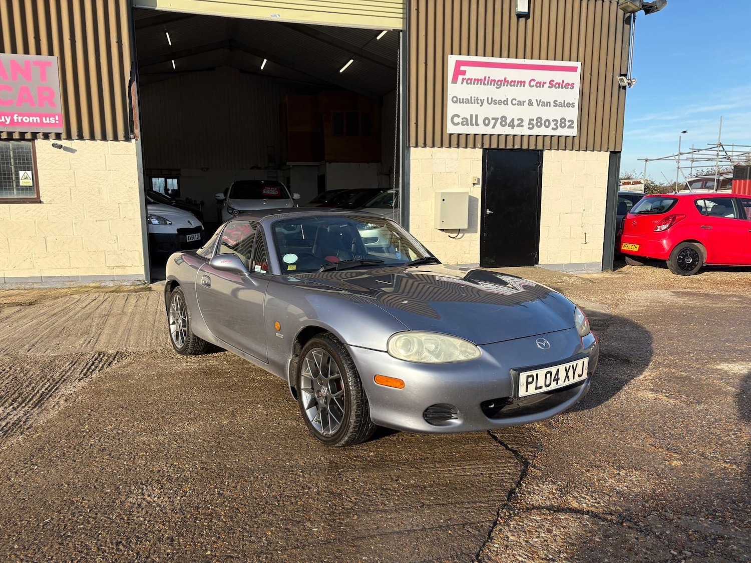 Used Mazda MX-5 2004 for sale - 76903800: Photo 2