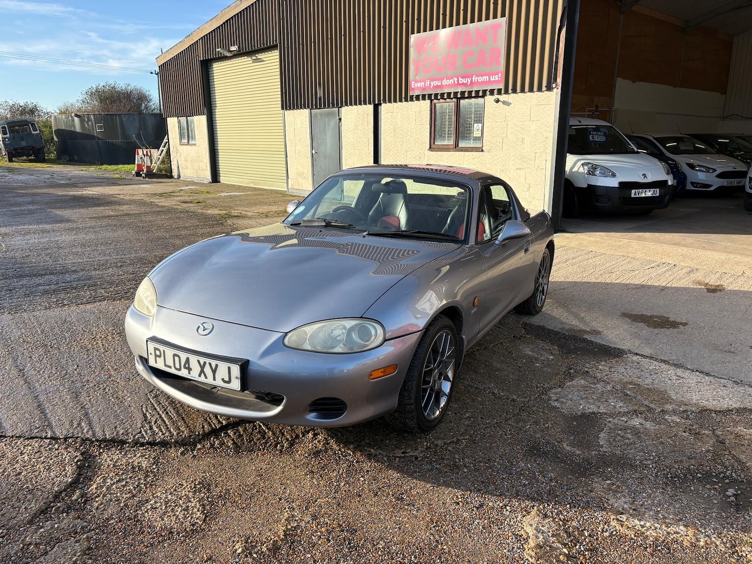 Used Mazda MX-5 2004 for sale - 76903800: Photo 4