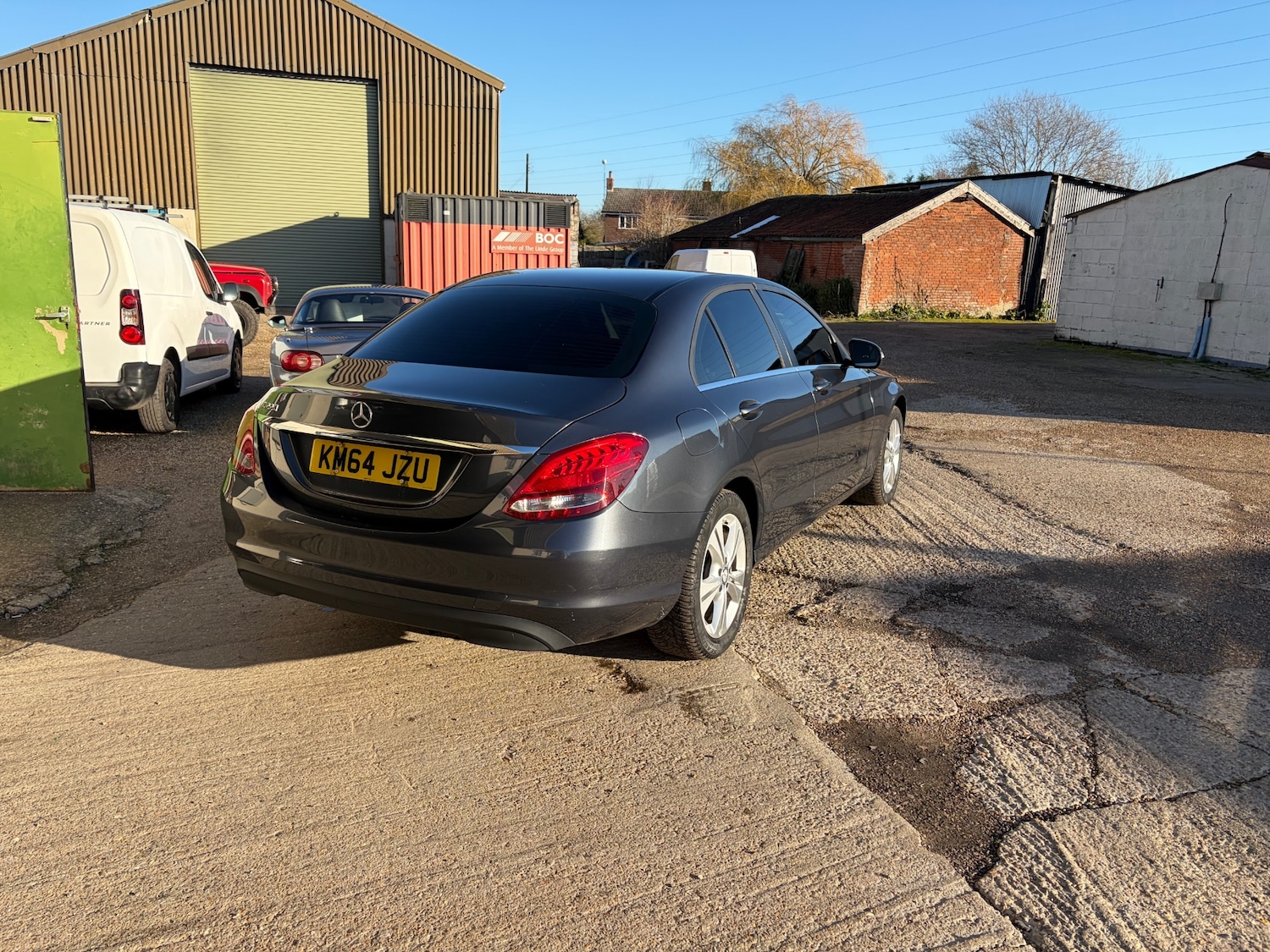 Used Mercedes-Benz C Class 2015 for sale - 76932191: Photo 4