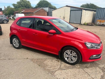 Used Volkswagen Polo 2015 for sale - 79184942: Photo