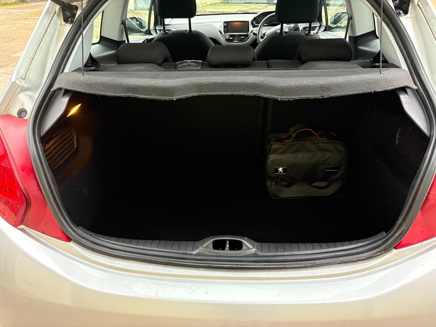 Used Peugeot 208 2012 for sale - 77420719: Photo 15